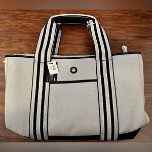 Medium Paravel stylish cabana tote bag. Brand new UNISEX